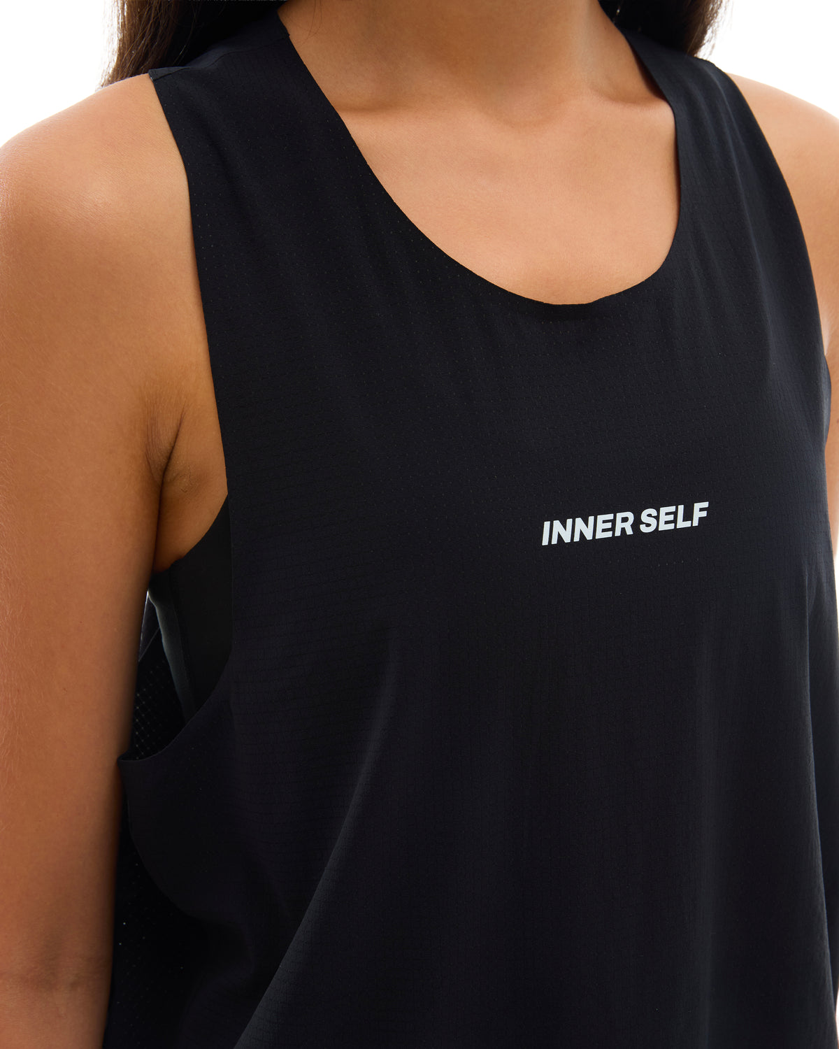 INNER SELF Performance Singlet in black — detail 2